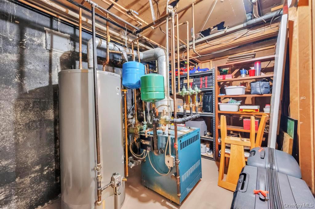 10 Hunting Hill Road Woodbury, NY 11797 - Photo 32 of 39 a view of store