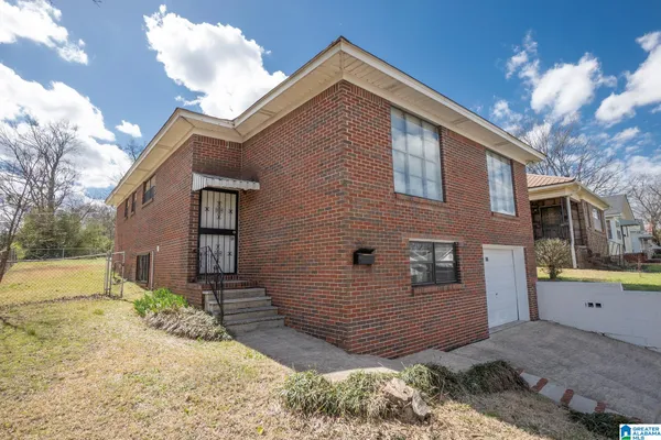 $159,900 | 325 53rd St Ens, Fairfield, AL 35064