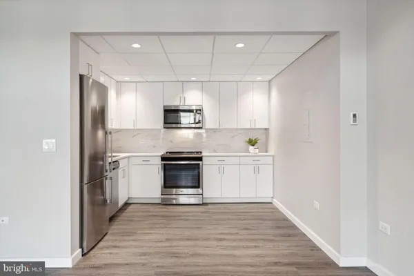 $6,000 | 875 Sansom Street, Unit PH107, Philadelphia, PA 19107