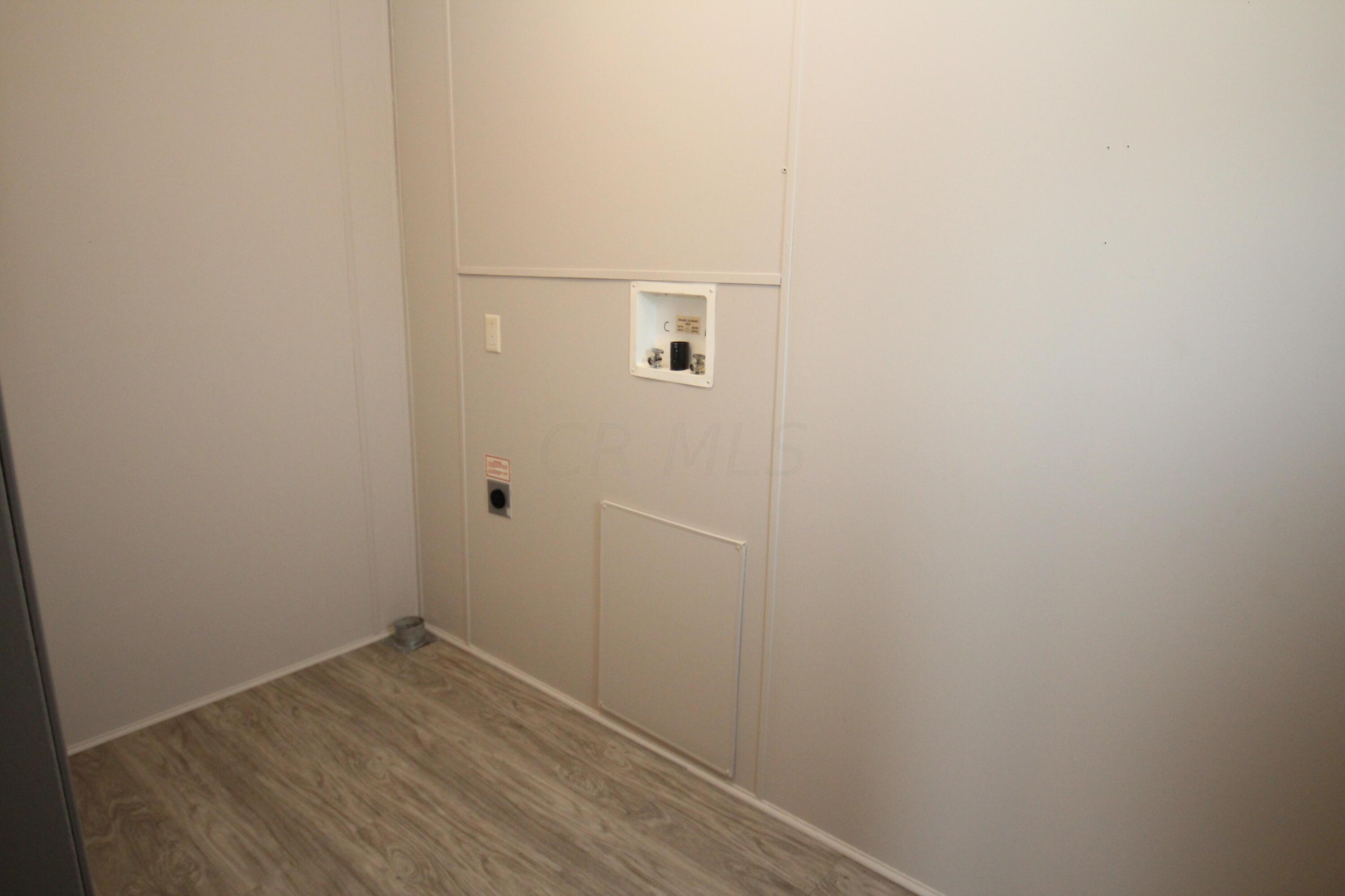 411 Doris Road Pataskala, OH 43062 - Photo 41 of 42 mud/laundry area
