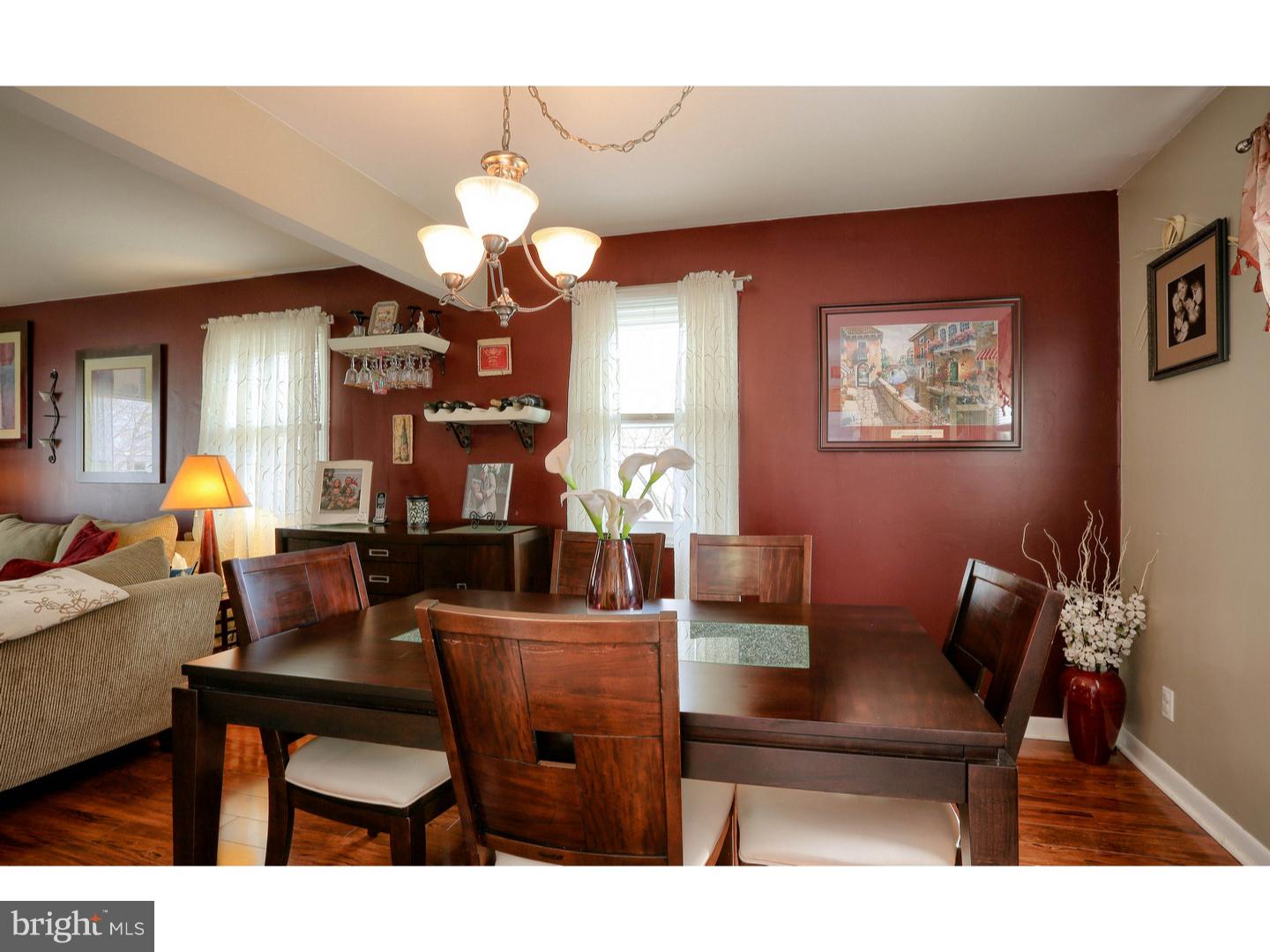 886 Woodlane Road Mount Holly, NJ 08060 - Photo 3 of 24 Dining Room