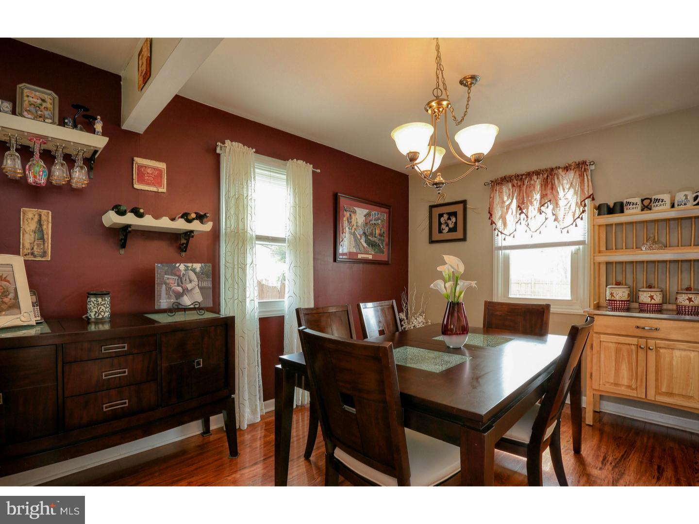 886 Woodlane Road Mount Holly, NJ 08060 - Photo 4 of 24 Dining Room