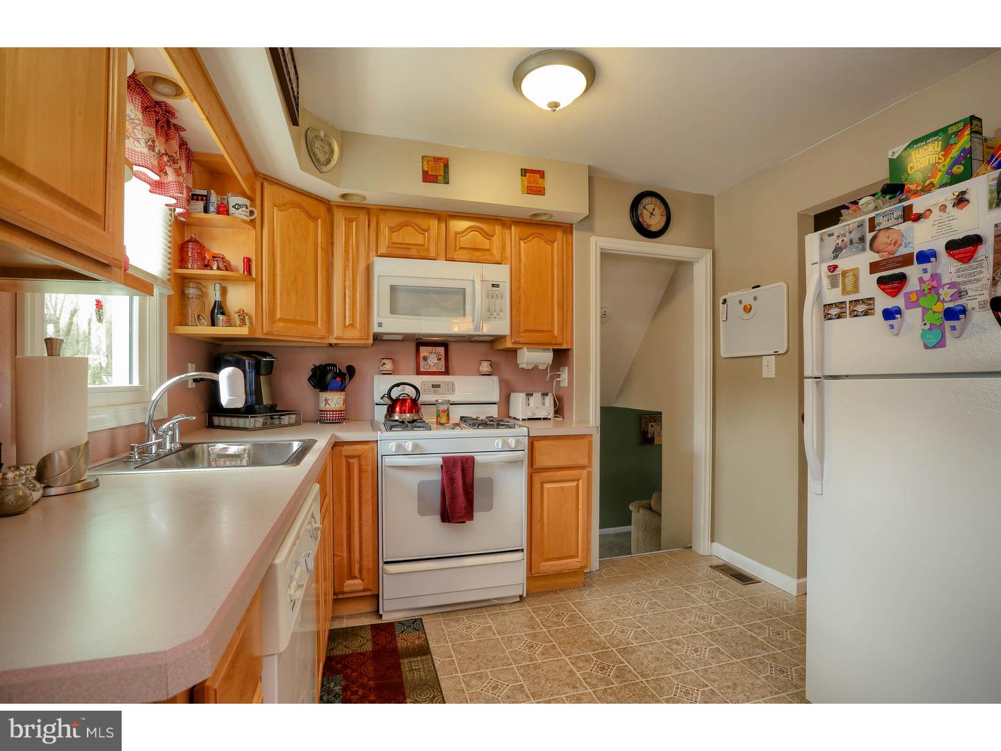886 Woodlane Road Mount Holly, NJ 08060 - Photo 6 of 24 Kitchen