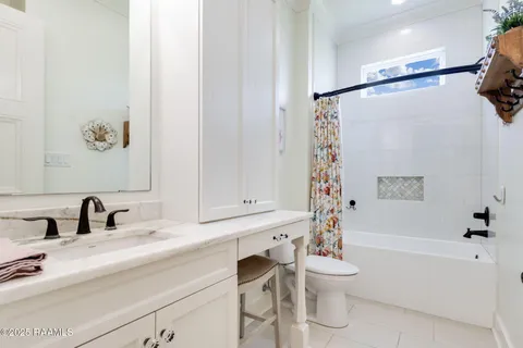 $935,000 | 307 Stony Trek Drive, Youngsville, LA 70592