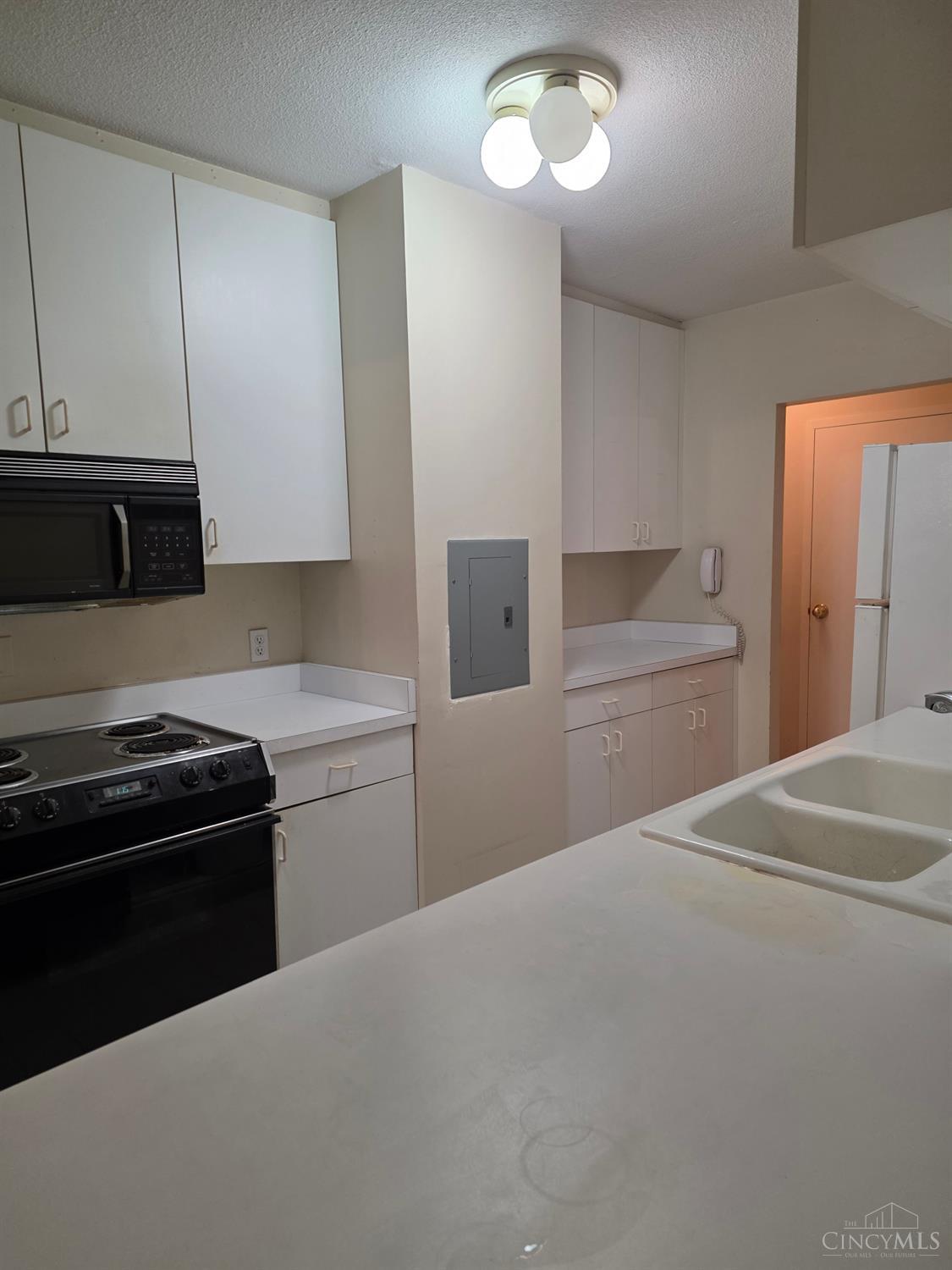 2444 Madison Road, Unit 210B Cincinnati, OH 45208 - Photo 20 of 39
