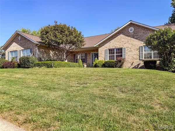 $425,000 | 1026 Thornbury Place, O'Fallon, IL 62269