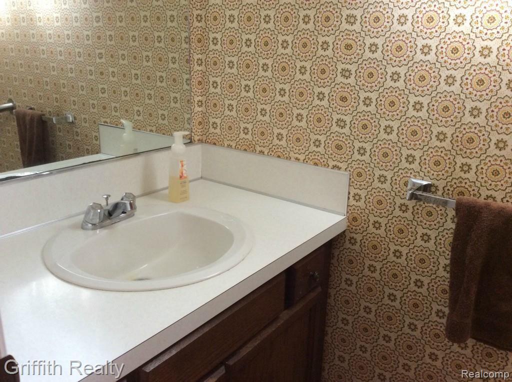 1257 Peavy Road Howell, MI 48843 - Photo 12 of 41 IMG_0305.jpg