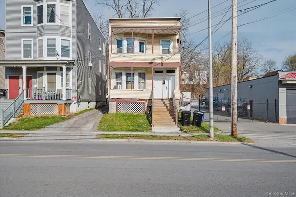 $2,000 | 139 North Hamilton Street, Unit 2, Poughkeepsie, NY 12601
