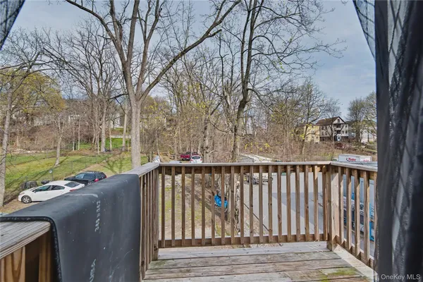 $2,000 | 139 North Hamilton Street, Unit 2, Poughkeepsie, NY 12601