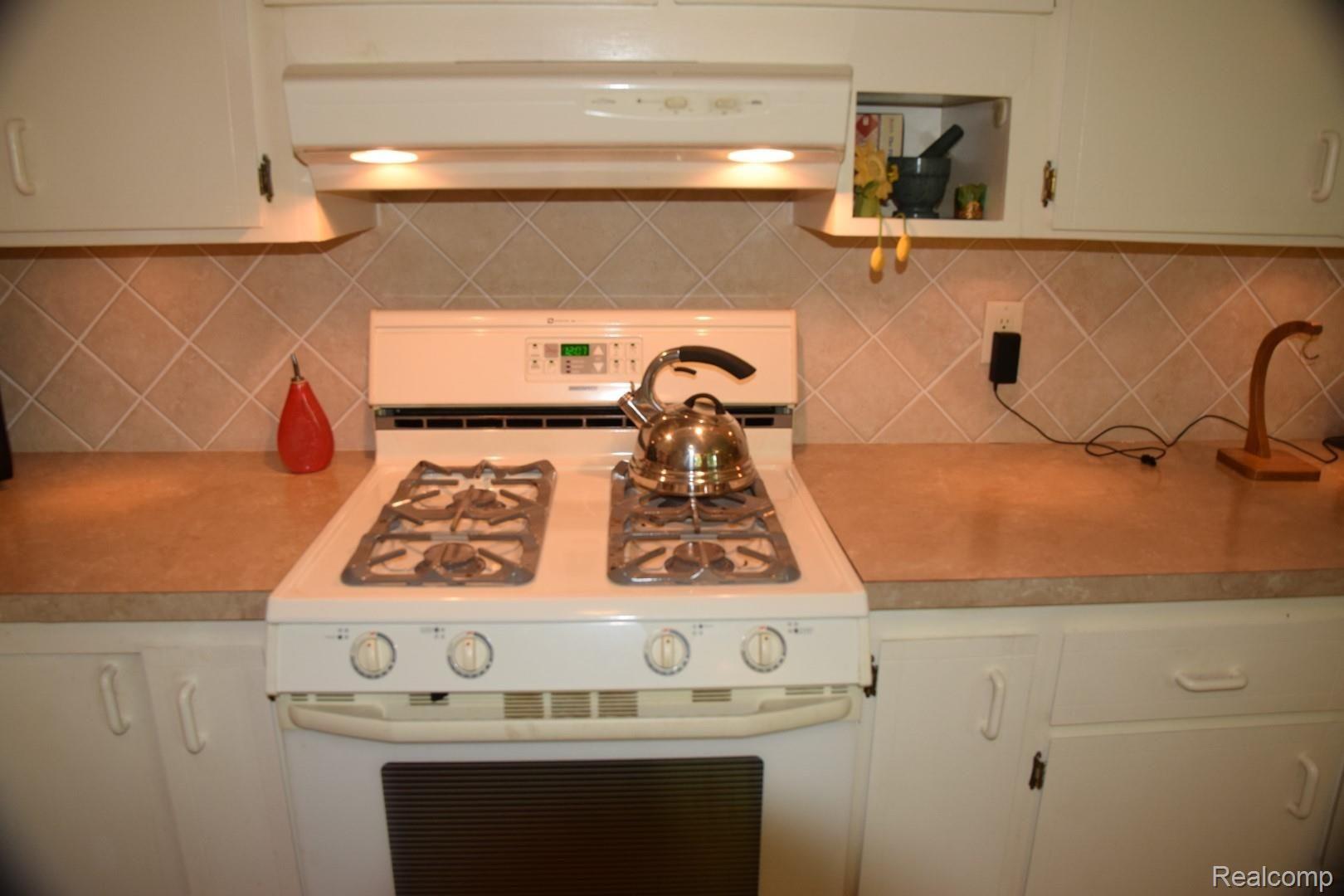 739 Wilwood Road Rochester, MI 48309 - Photo 23 of 99 Kitchen (7).jpeg