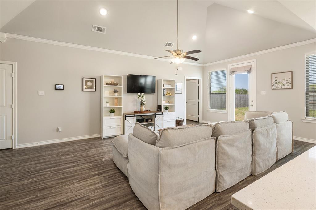 347 Preston Road Mabank, TX 75147 - Photo 7 of 31