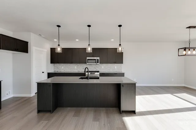 $694,990 | 5433 West Yarnell Street, Eagle, ID 83616