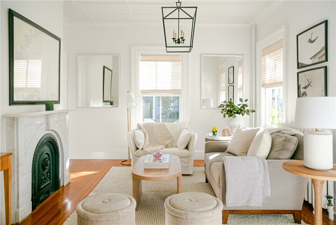 46 Corne Street Newport, RI 02840 - Photo 6 of 36 Living room