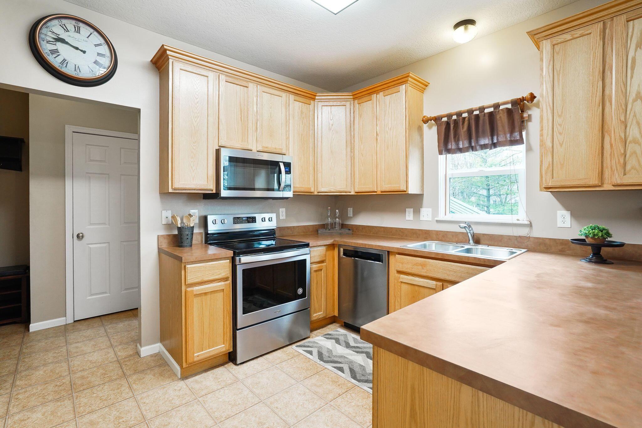4775 Heath Trails Road Hilliard, OH 43026 - Photo 15 of 63 Kitchen