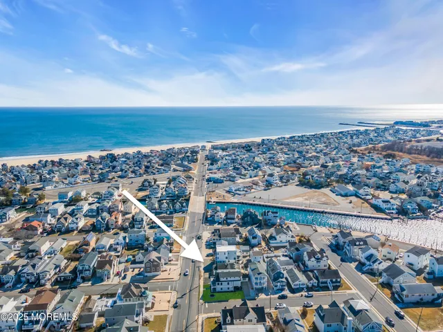 $6,000 | 455 East Main Street, Manasquan, NJ 08736