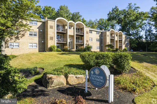 $2,040 | 284 Iven Avenue, Unit 2B2941A, Radnor, PA 19087
