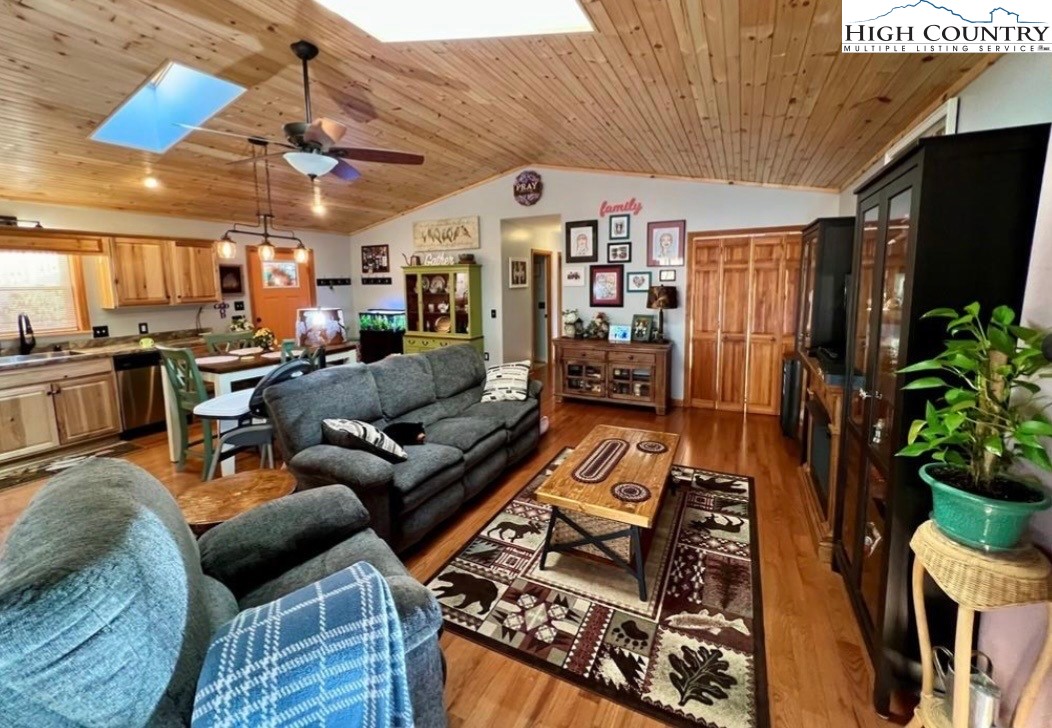 229 Spring Brook Road Newland, NC 28657 - Photo 4 of 38