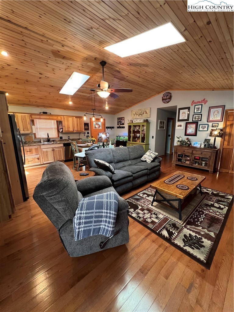 229 Spring Brook Road Newland, NC 28657 - Photo 5 of 38