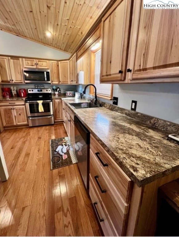 229 Spring Brook Road Newland, NC 28657 - Photo 9 of 38