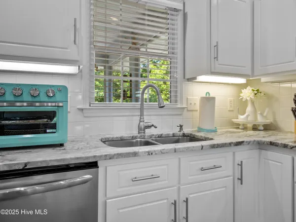 $950,000 | 113 Sea Gull Road, Emerald Isle, NC 28594
