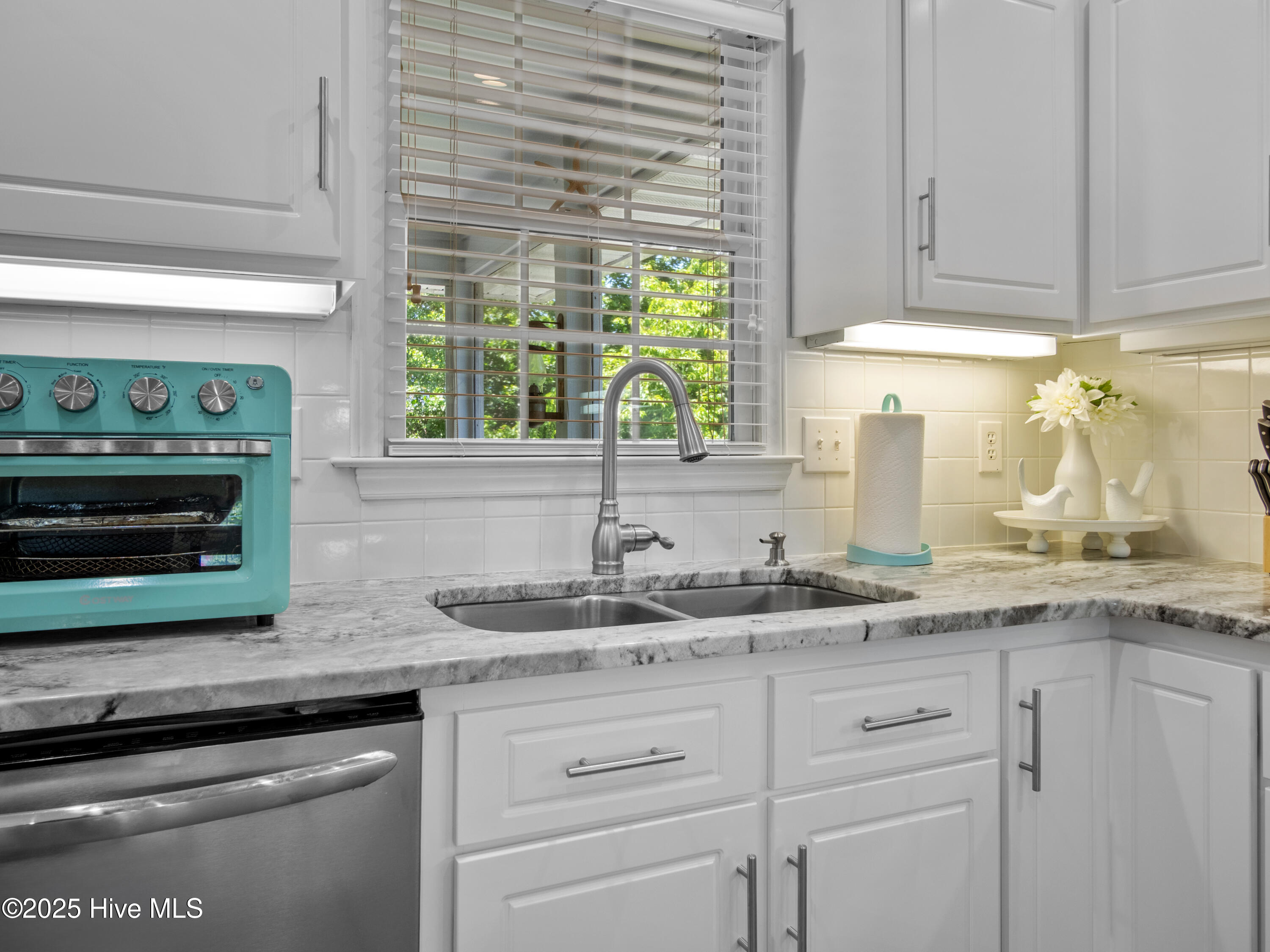 113 Sea Gull Road Emerald Isle, NC 28594 - Photo 12 of 53 download_67