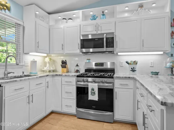 $950,000 | 113 Sea Gull Road, Emerald Isle, NC 28594
