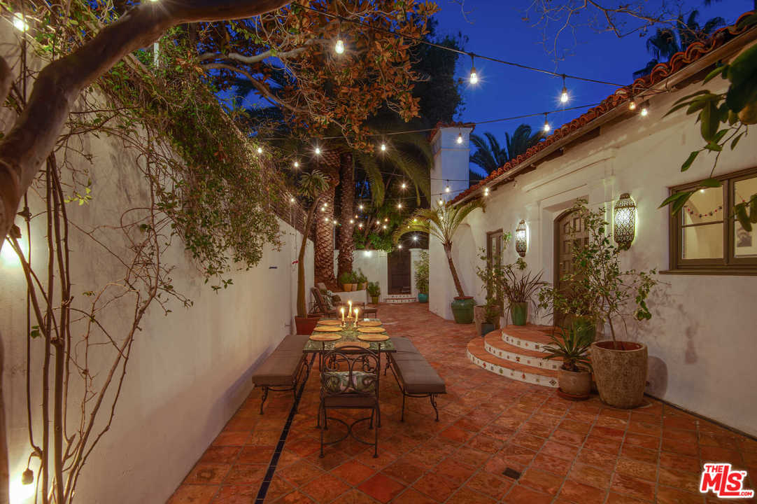 2318 Hollyridge Drive Los Angeles, CA 90068 - Photo 2 of 40 a view of yard with patio