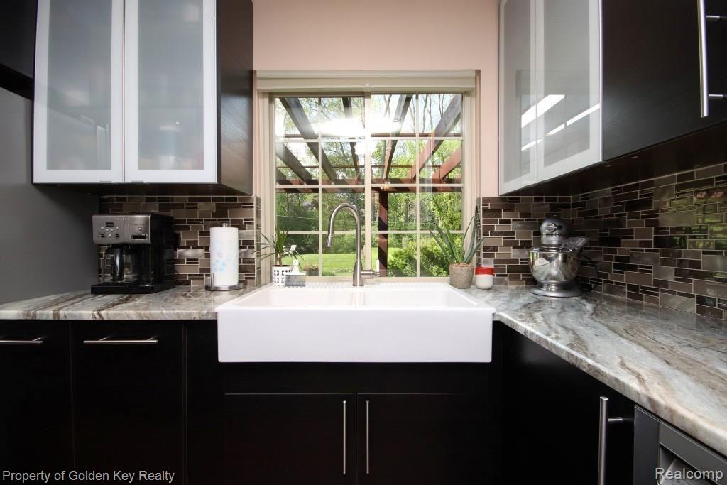 37520 West 8 Mile Road Farmington Hills, MI 48167 - Photo 12 of 26