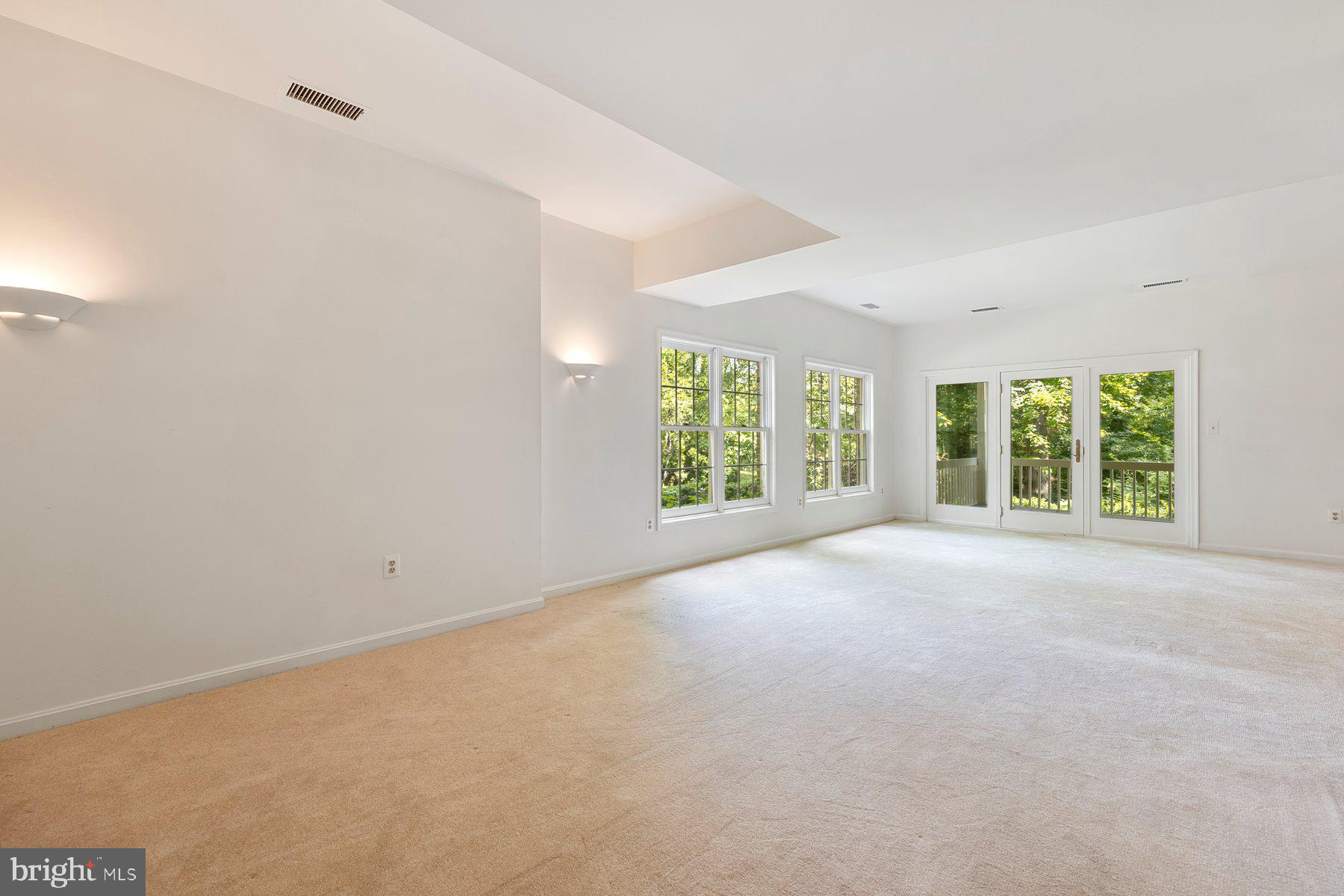370 South River Landing Road, Unit 370 Edgewater, MD 21037 - Photo 32 of 64 an empty room with windows