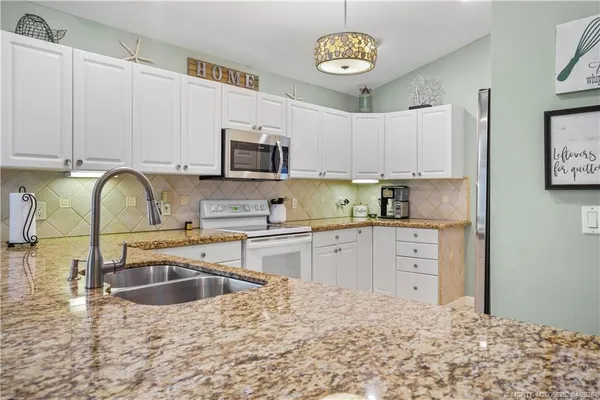 $499,000 | 896 Southwest 34th Terrace, Palm City, FL 34990