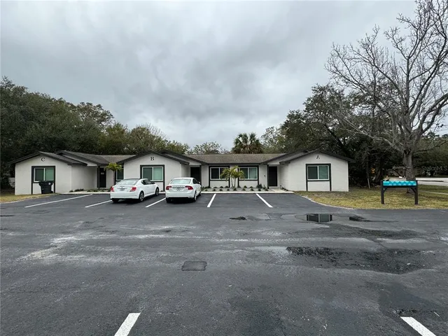 a house view with a outdoor space