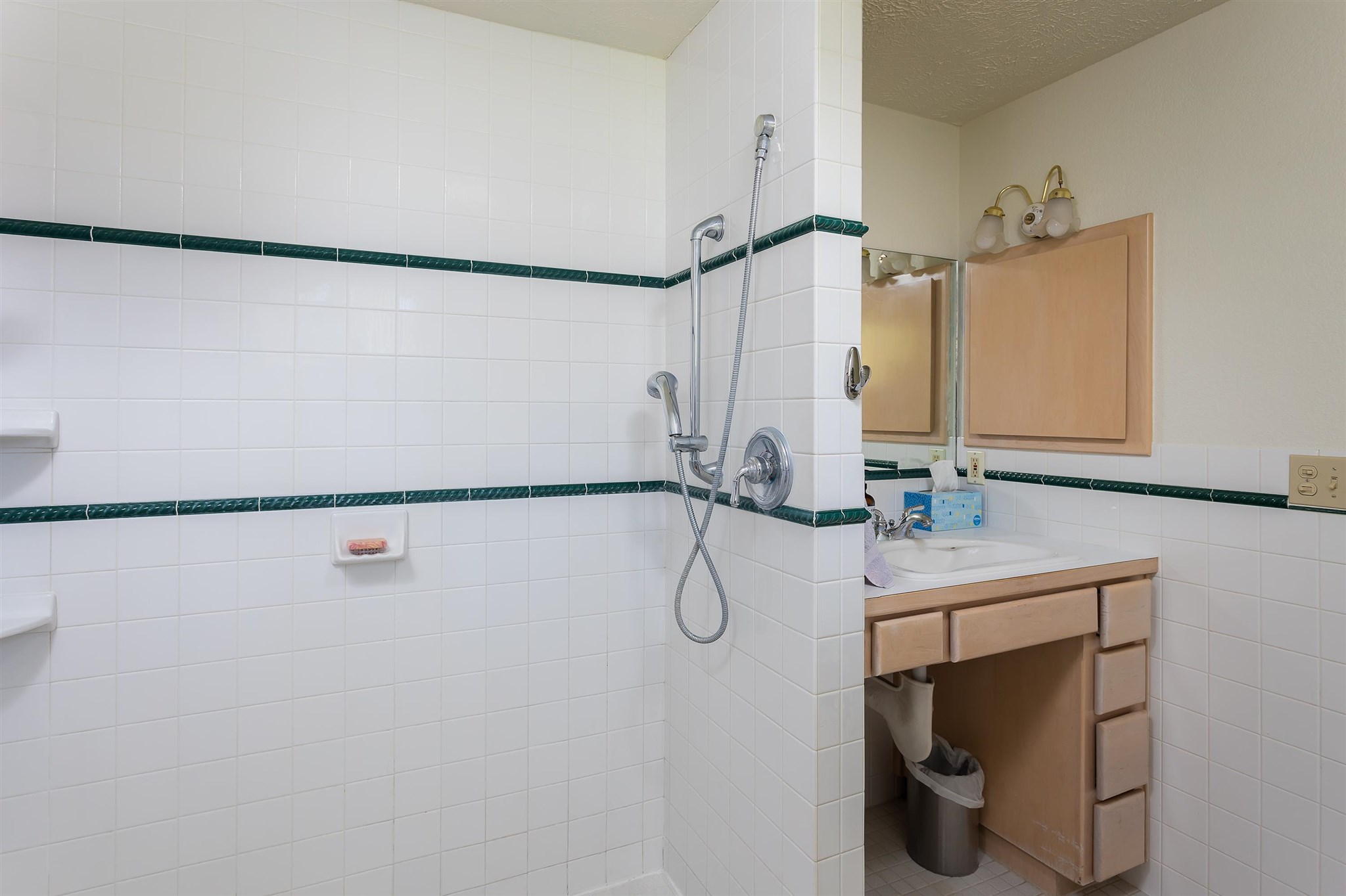 4503 East Lane Park Road Mead, WA 99021 - Photo 11 of 46