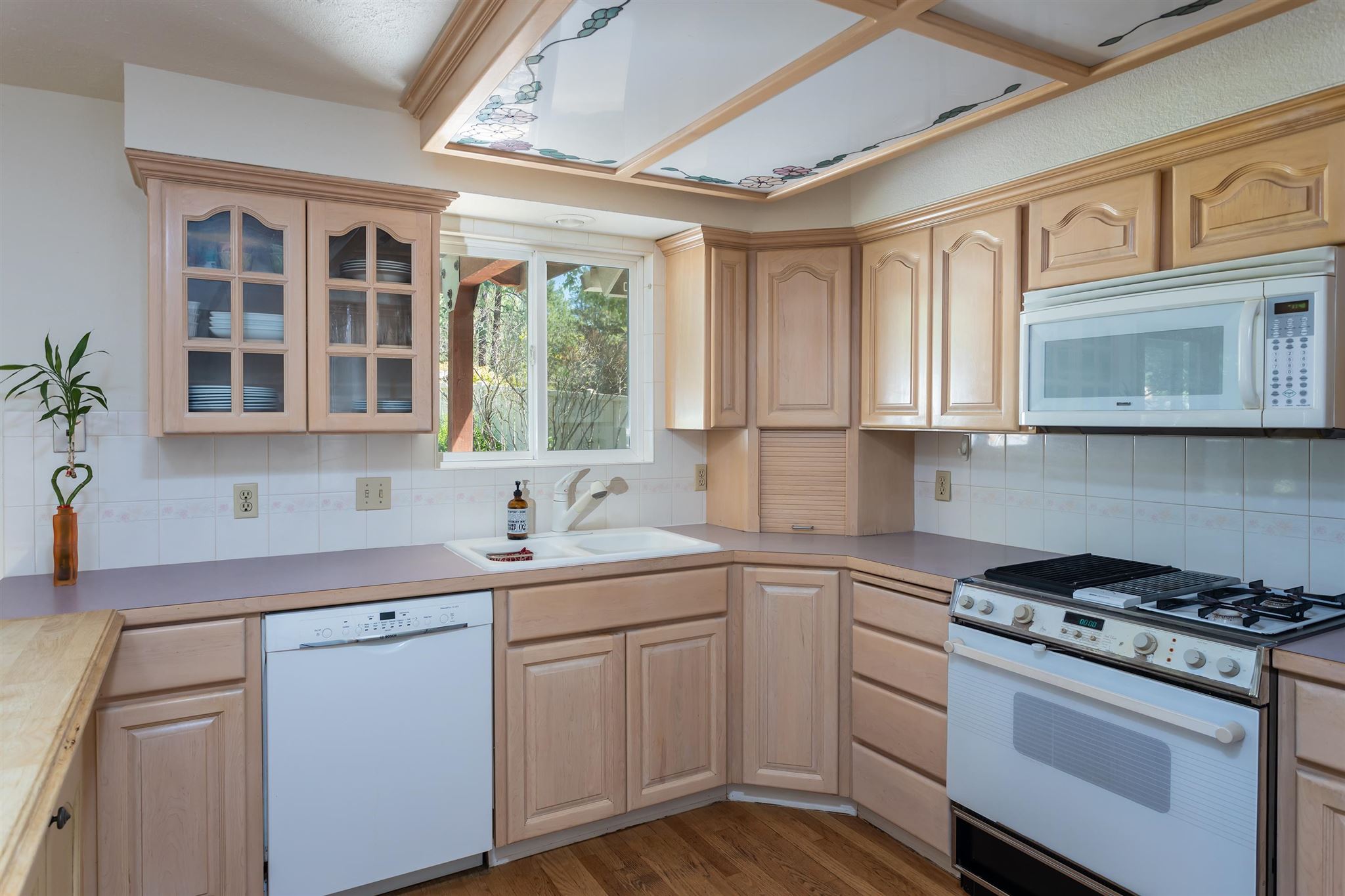 4503 East Lane Park Road Mead, WA 99021 - Photo 4 of 46