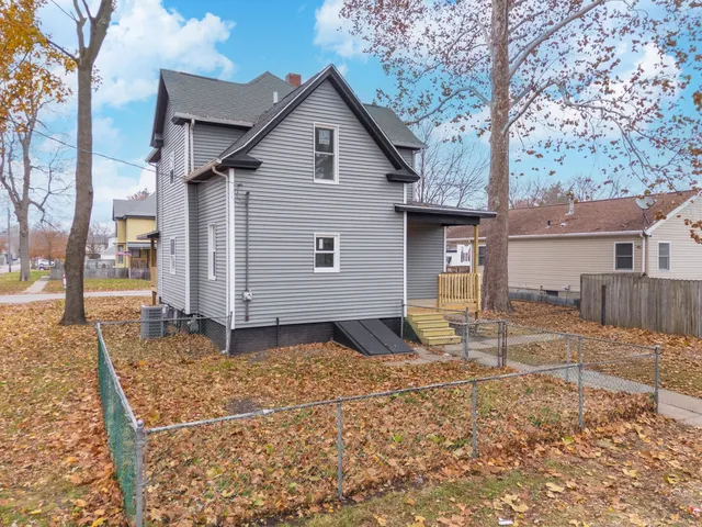 $195,000 | 220 West Bennett Street, Pontiac, IL 61764