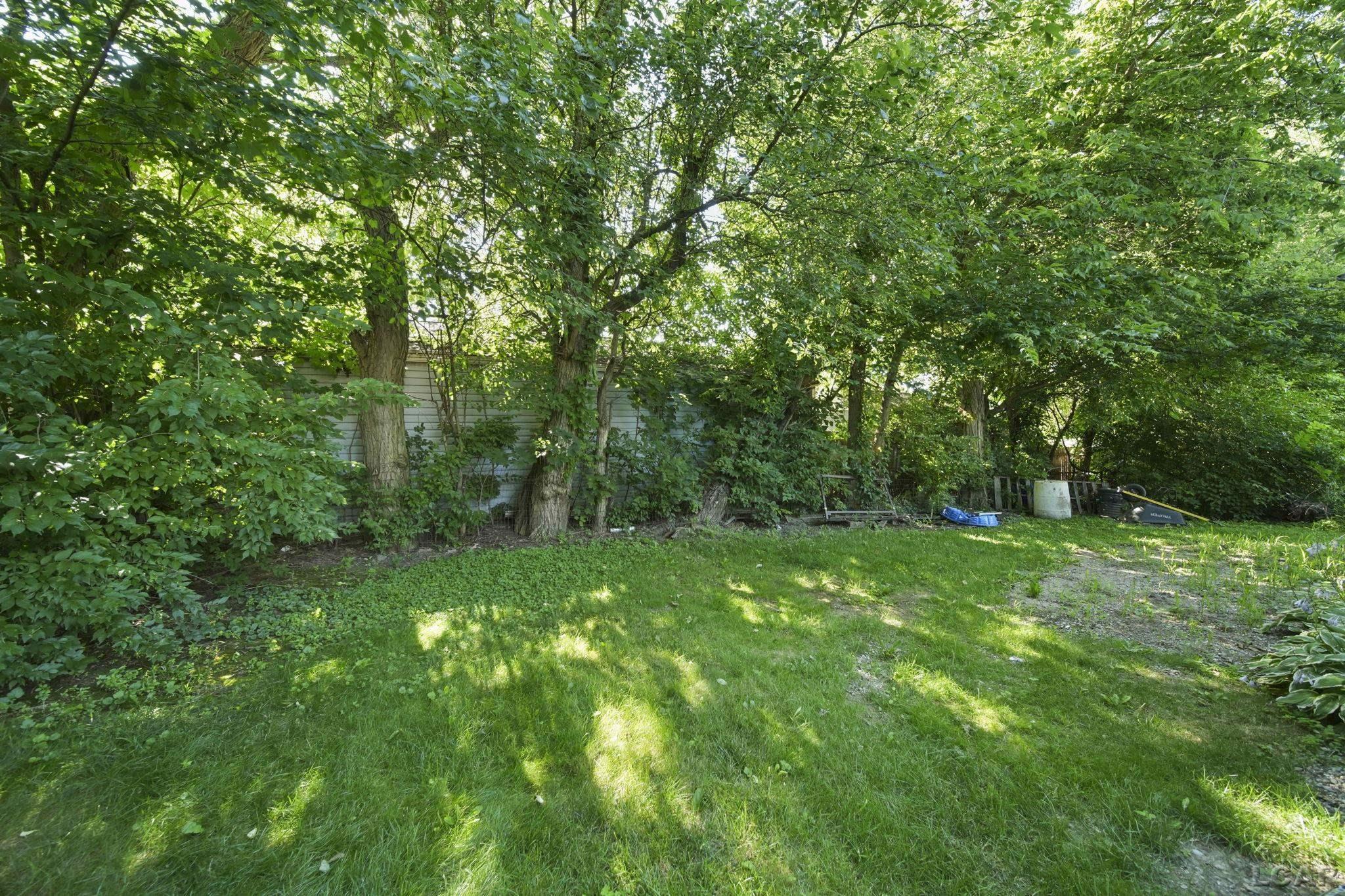 921 Addison Street Adrian, MI 49221 - Photo 35 of 37 50148876-70c9d7f9-ef78-4a95-a4dd-2d1c4d9e696d.JPG