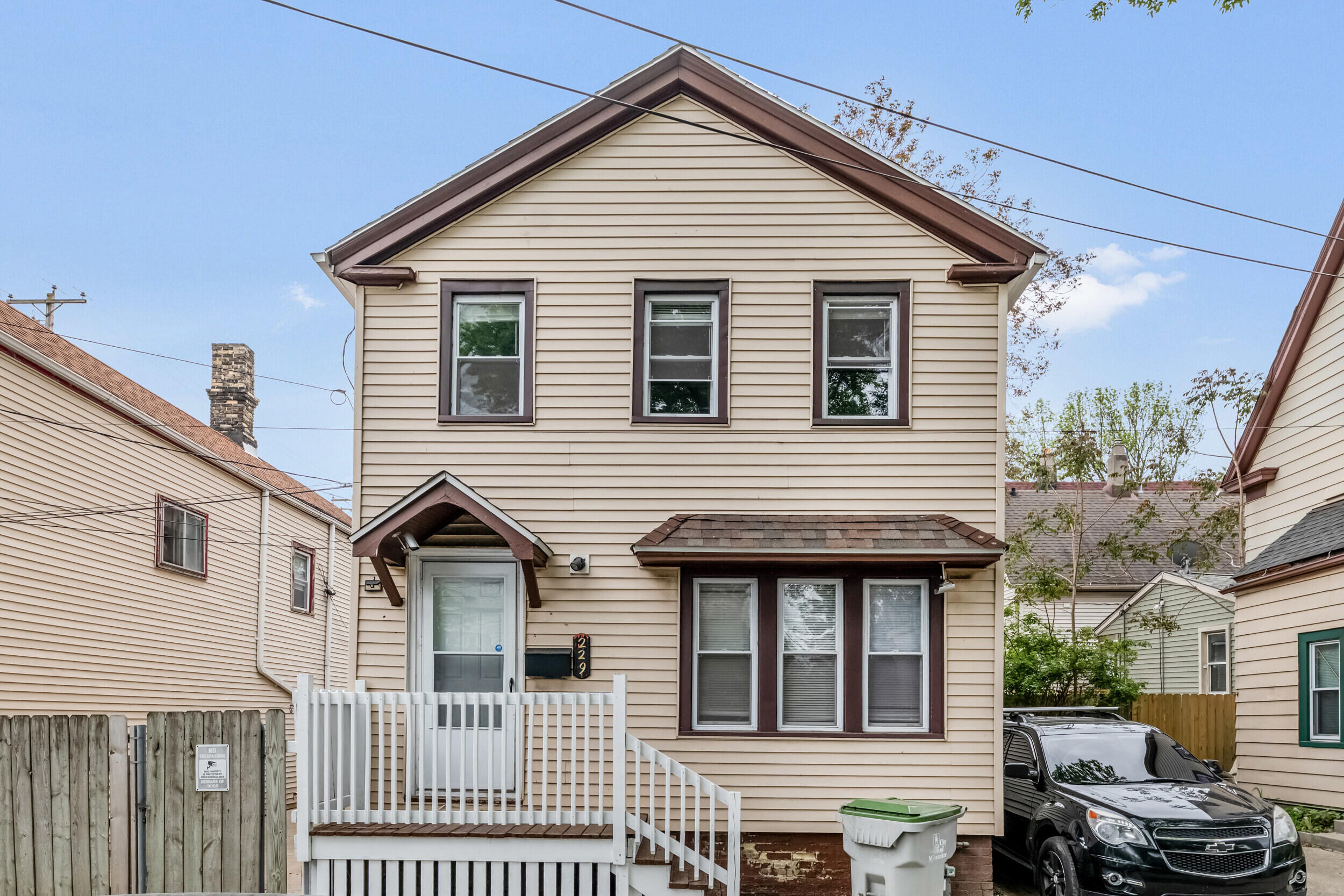229 West Orchard Street Milwaukee, WI 53204 - Photo 1 of 20 Front