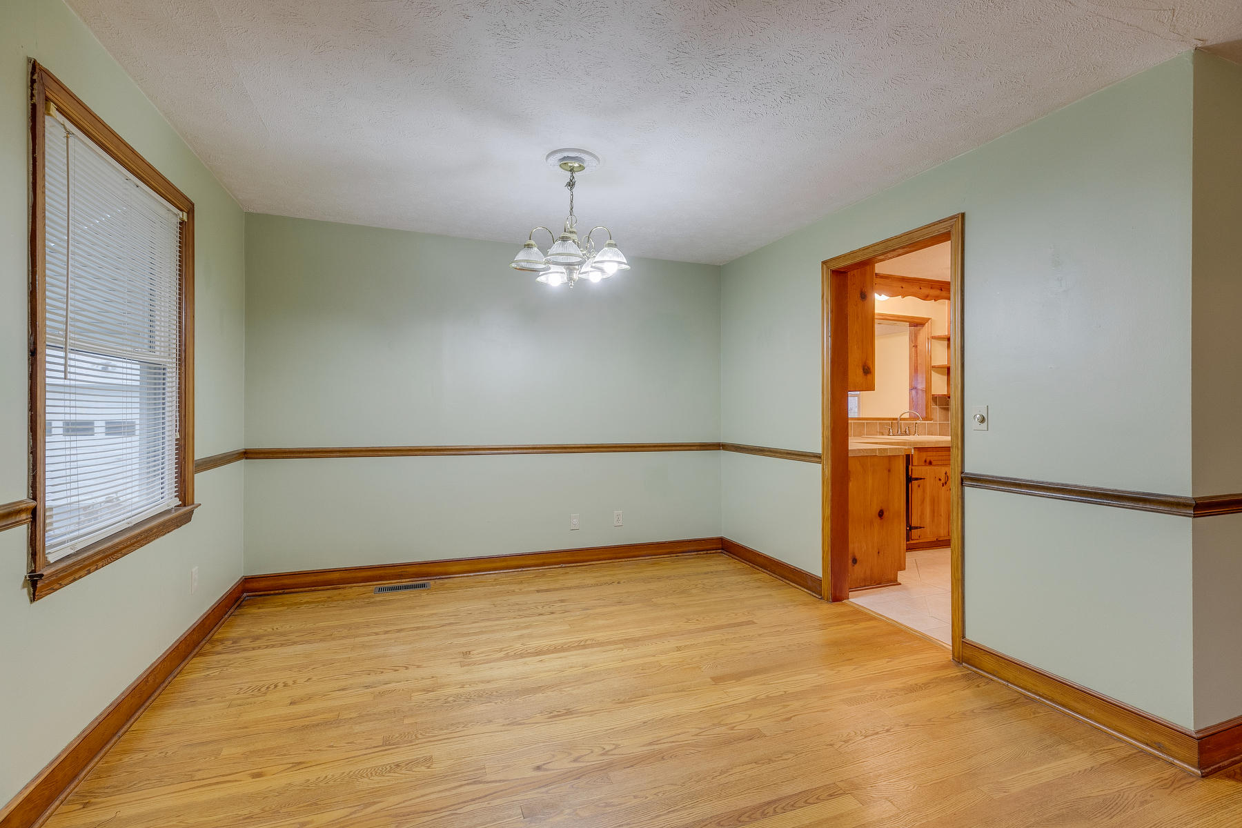 117 Lebanon Road Kingsport, TN 37663 - Photo 12 of 49 012