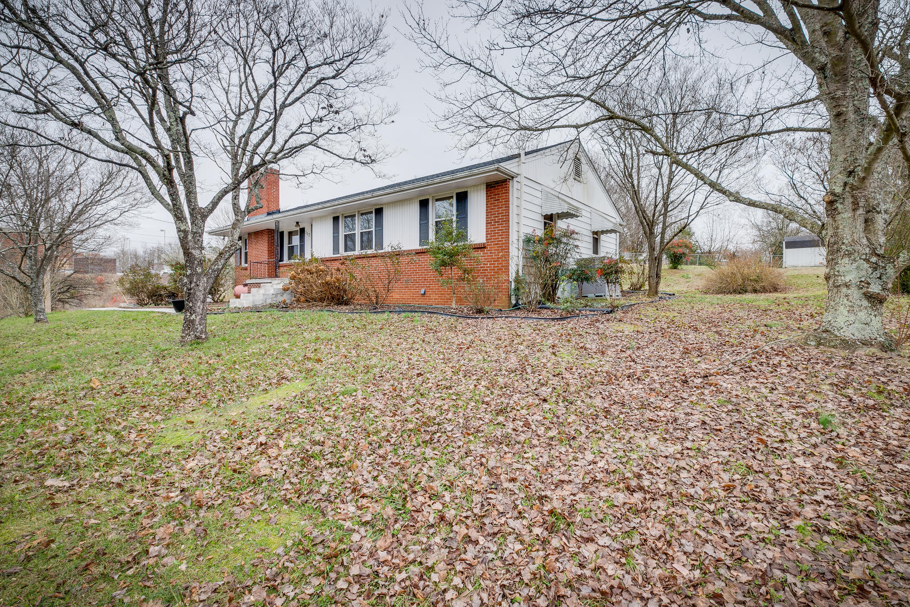 117 Lebanon Road Kingsport, TN 37663 - Photo 2 of 49 002
