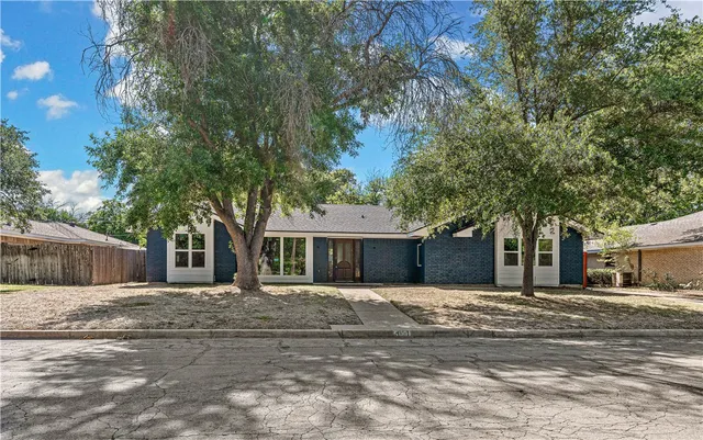 $600,000 | 5001 Lake Arrowhead Drive, Waco, TX 76710