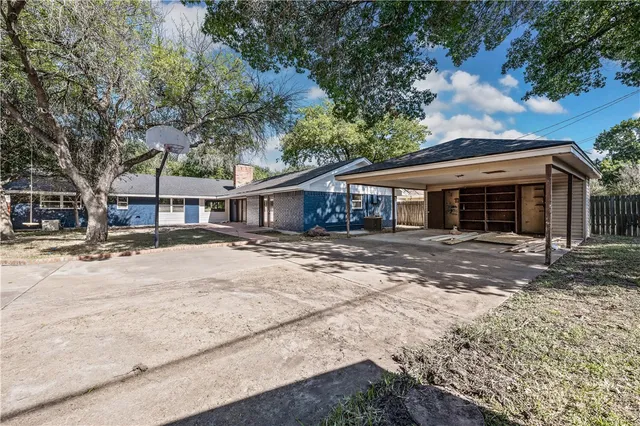 $600,000 | 5001 Lake Arrowhead Drive, Waco, TX 76710