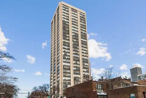 $1,650 | 70 West Burton Place, Unit 302, Chicago, IL 60610