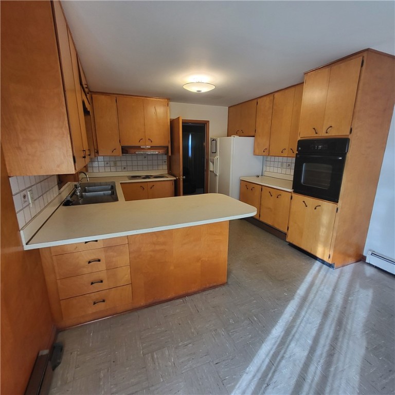 800 Division Street Charleston, IL 61920 - Photo 5 of 23 Kitchen