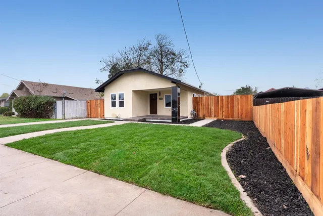 $549,900 | 136 North Acacia Avenue, Ripon, CA 95366