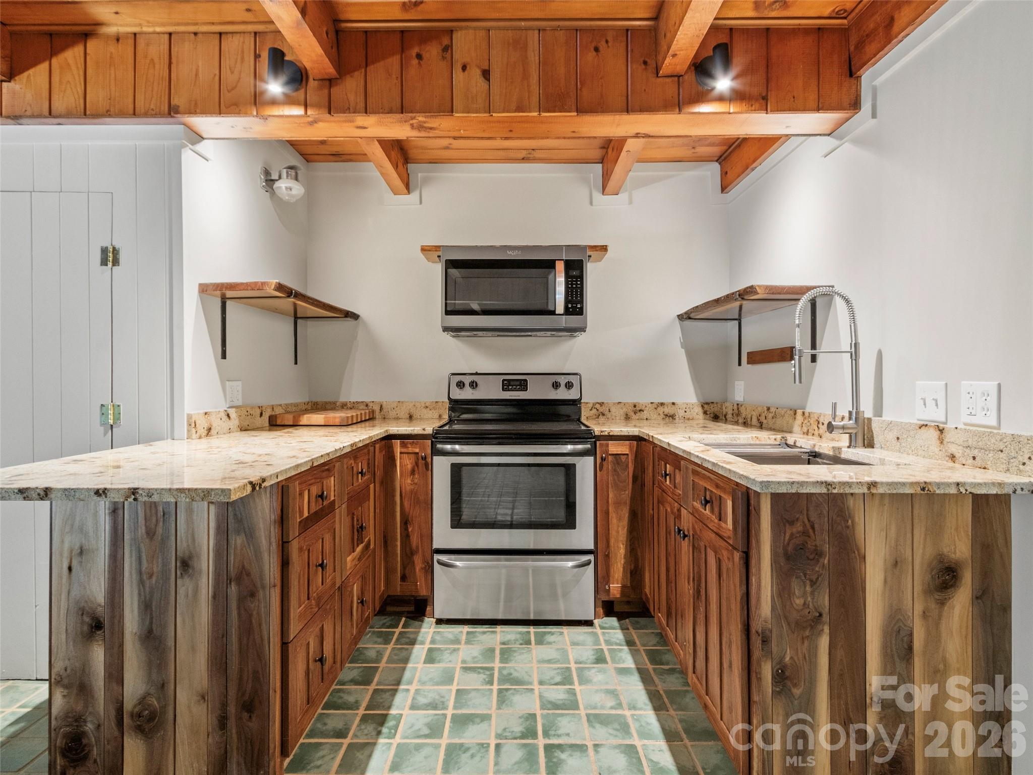 191 North Fork Road Burnsville, NC 28714 - Photo 5 of 48
