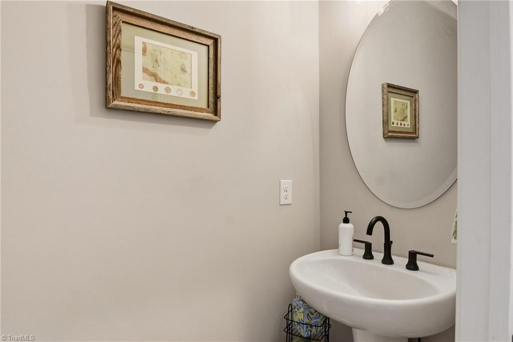 164 Pipers Ridge East Winston-Salem, NC 27127 - Photo 14 of 40