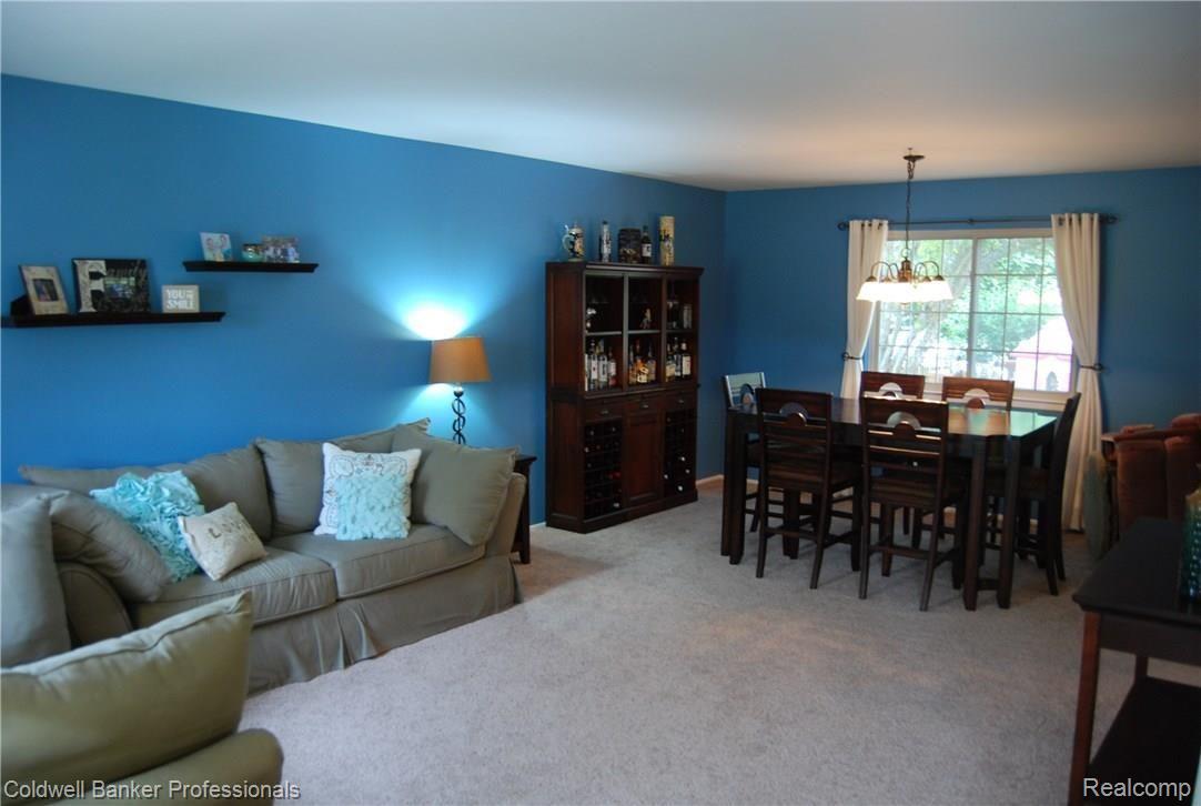 42531 Saltz Road Canton, MI 48187 - Photo 2 of 13 DSC_0011.JPG
