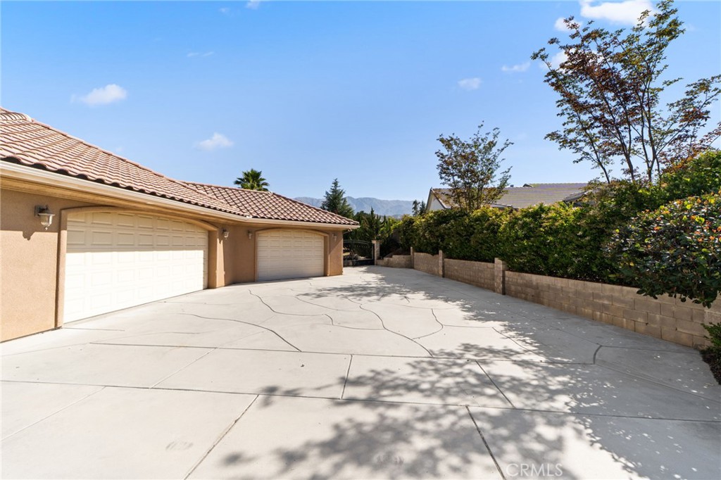38136 Butterfly Court Yucaipa, CA 92399 - Photo 12 of 71