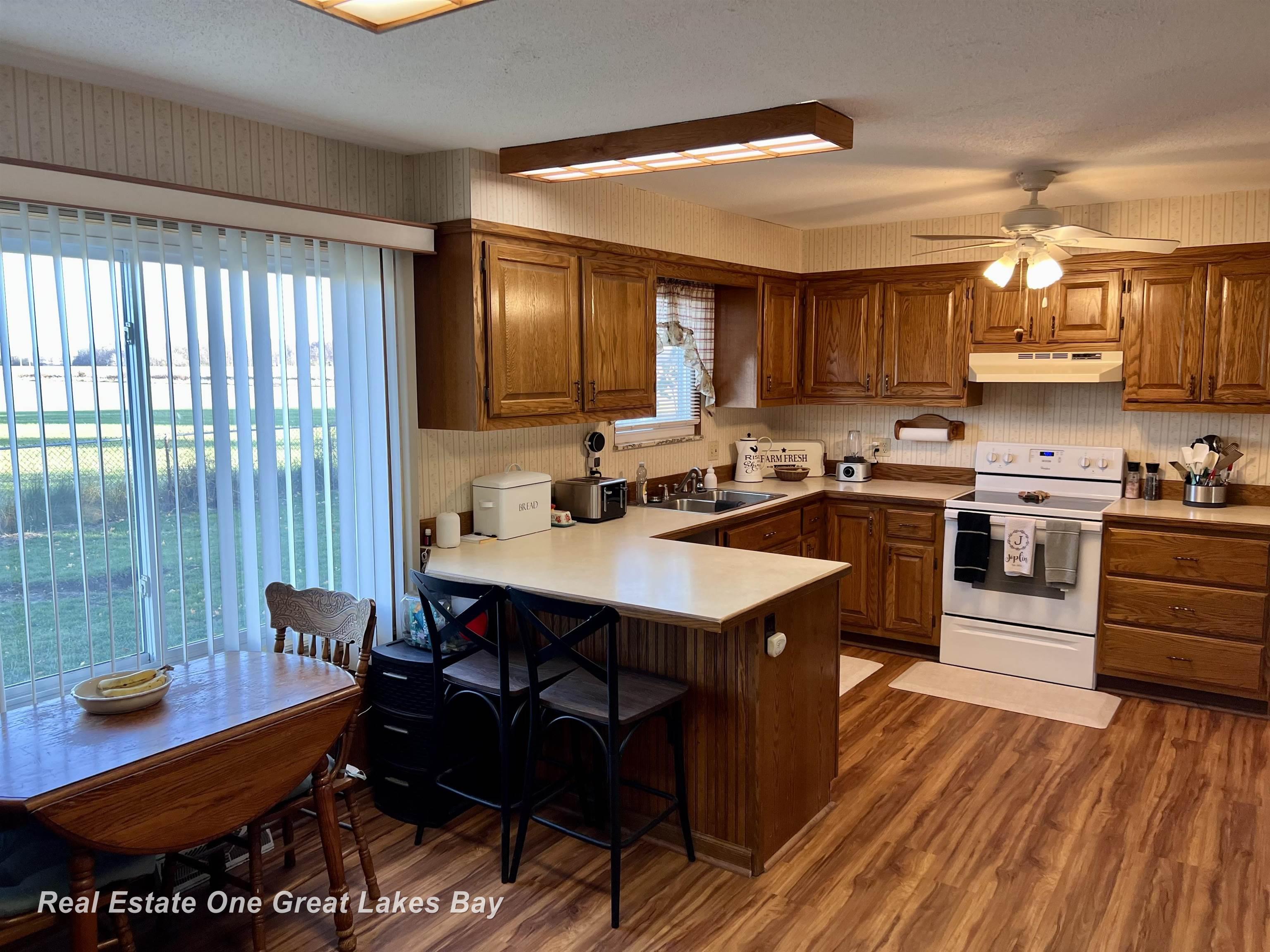 3945 Studor Road Saginaw, MI 48601 - Photo 8 of 20 50128219-7.JPG