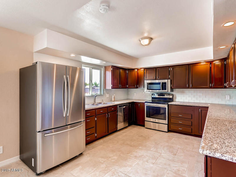 4554 West Calavar Road Glendale, AZ 85306 - Photo 1 of 14 Kitchen