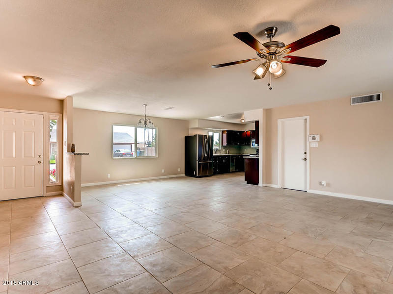 4554 West Calavar Road Glendale, AZ 85306 - Photo 3 of 14 Entry View